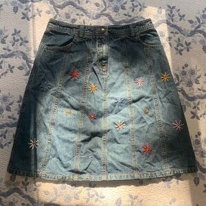 Willi Smith Floral Embroidered Jean Skirt Knee Length size 4